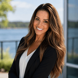 Amanda Dornquast, Marketing Director